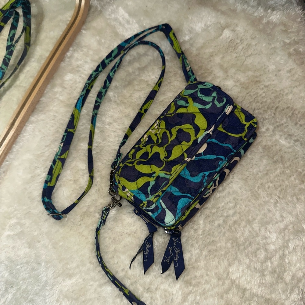 Vera Bradley Retired print “Katalina Blues” crossbody wallet
